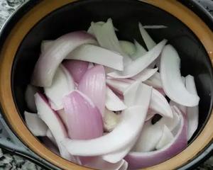 蒜香鸭肉煲