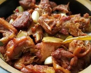 蒜香鸭肉煲