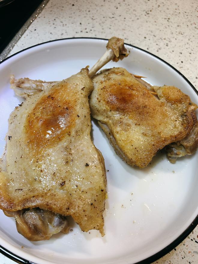 3勺调料就做出酥香盐鸭腿