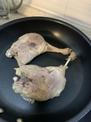 3勺调料就做出酥香盐鸭腿