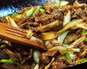 【嗷呜】老北京葱爆羊肉