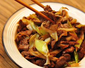 【嗷呜】老北京葱爆羊肉