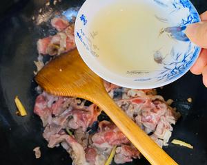 炒了20多年的葱爆羊肉