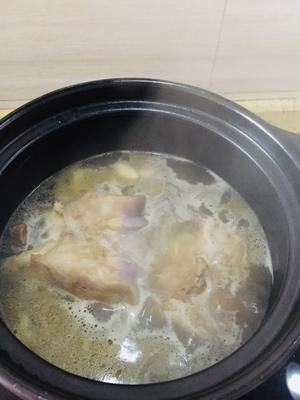 牛骨白萝卜汤（如何熬出奶白）