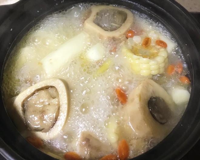 滋补牛骨髓汤