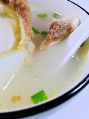 暖身补钙·牛骨萝卜汤