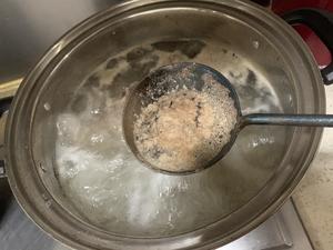 清炖牛骨汤（原汁原味，香气四溢，冬天的早晨喝一碗，好满足😄）