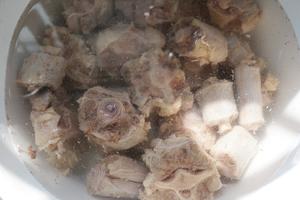 酱烧牛尾