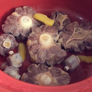 清炖🐂牛尾骨汤🍲