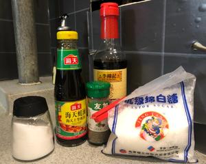 黑椒牛排（配酱汁做法）