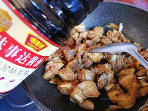 萝卜焖牛腩 （好吃得可以摆摊了）