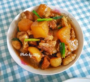 萝卜焖牛腩 （好吃得可以摆摊了）