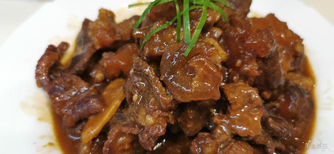 原汁原味炆牛腩