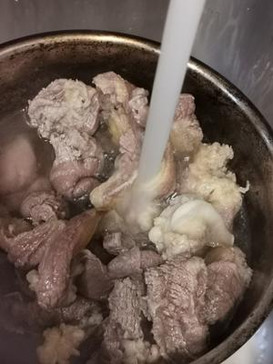 原汁原味炆牛腩