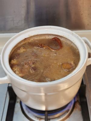 原汁原味炆牛腩