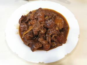 原汁原味炆牛腩