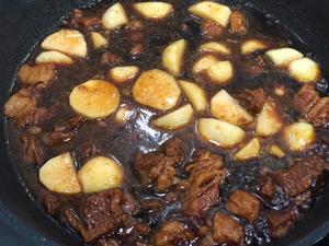小土豆烧牛肉，红烧牛腩，好吃到舔盘