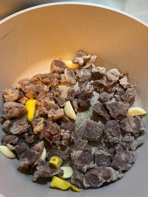 简易酱焖牛腩