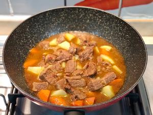 土豆焖牛腩