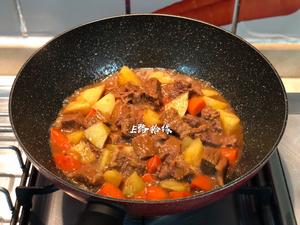 土豆焖牛腩