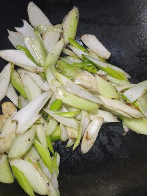 葱香浓郁的葱爆牛肉