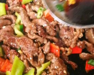 牛肉这样做，简直就是入口即化的感觉，嫩炒牛肉