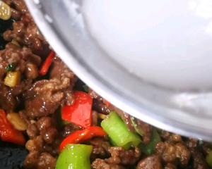 牛肉这样做，简直就是入口即化的感觉，嫩炒牛肉