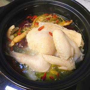 不会破皮且肉质筋道的滋补人参老母鸡汤