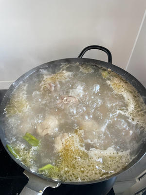 炖三黄鸡