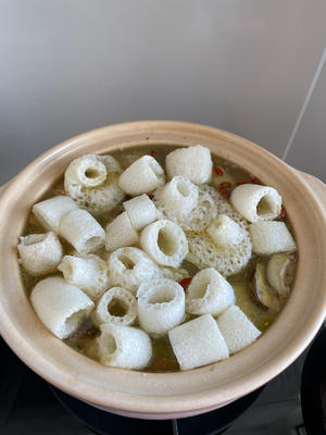 炖三黄鸡