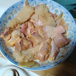 三黃雞蒸魚肚