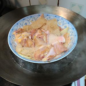 三黃雞蒸魚肚