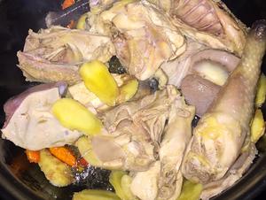 砂锅焖鸡