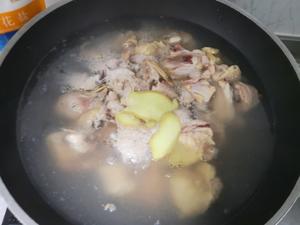 红烧三黄鸡(简单做法，做出来大概就这个样)