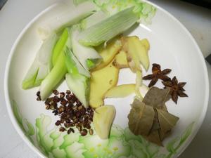 红烧三黄鸡(简单做法，做出来大概就这个样)