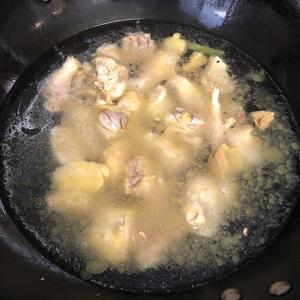 原汁原味土鸡汤