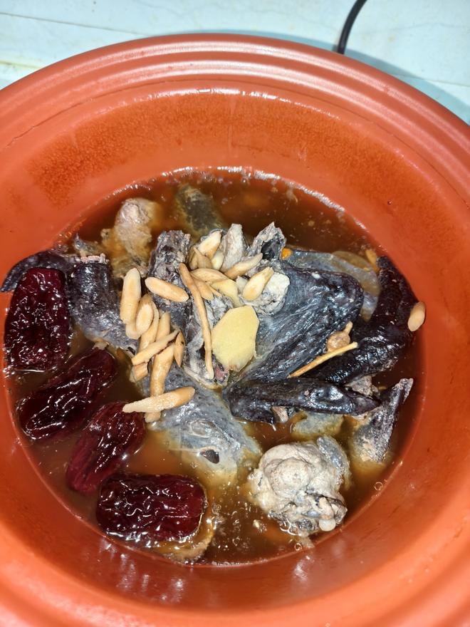 阿胶乌鸡汤