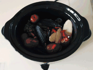 红枣乌鸡汤
