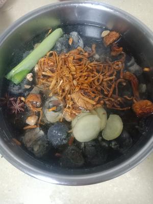 好喝又简单的乌鸡汤～大人小孩都能喝