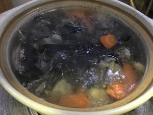 乌鸡双菇汤（儿童也能喝的元气汤）