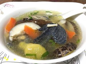 乌鸡双菇汤（儿童也能喝的元气汤）
