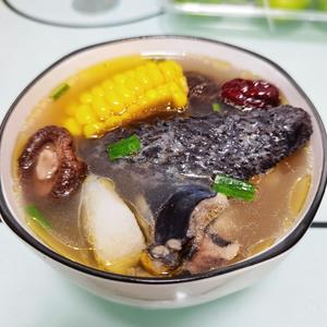 冬日滋补香菇山药乌鸡汤