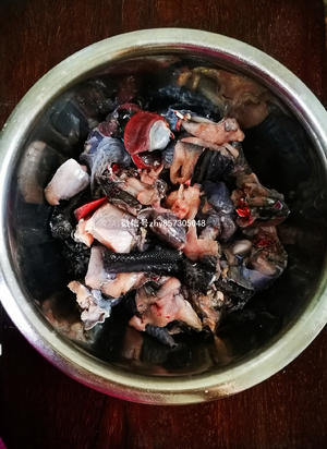 香飘千里之外的姜爆乌鸡，又名麻油鸡，月子鸡