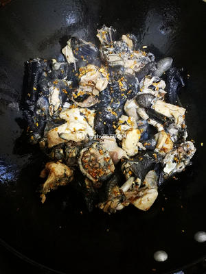 香飘千里之外的姜爆乌鸡，又名麻油鸡，月子鸡