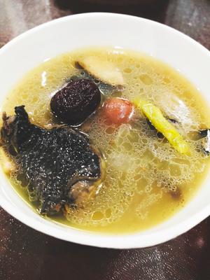补血补气乌鸡汤