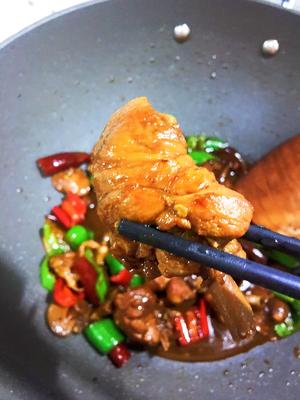 好吃到原地爆炸的黄焖鸡