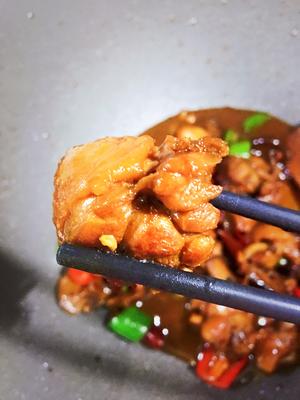 好吃到原地爆炸的黄焖鸡