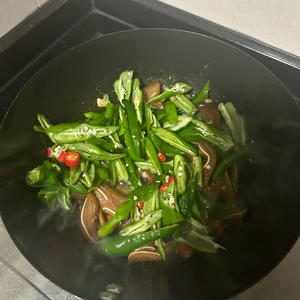 ✅挑战365天晚餐不重样第98天：爆炒猪耳‼️