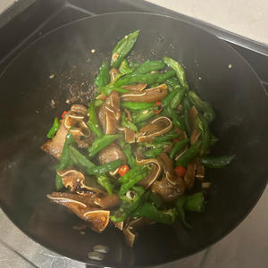✅挑战365天晚餐不重样第98天：爆炒猪耳‼️
