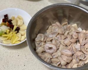 肥肠炖豆腐